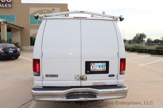 2008 Ford E-250 Base Trim