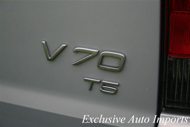 2001 Volvo V70 T5 A SR 5dr Wgn w/Sunroof