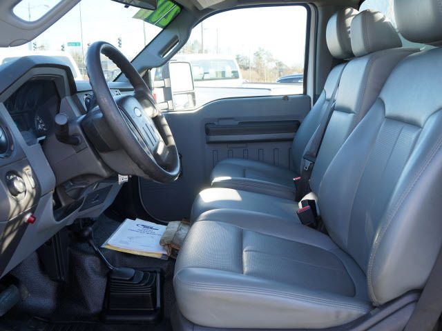 2011 Ford Super Duty F-450 Base Trim